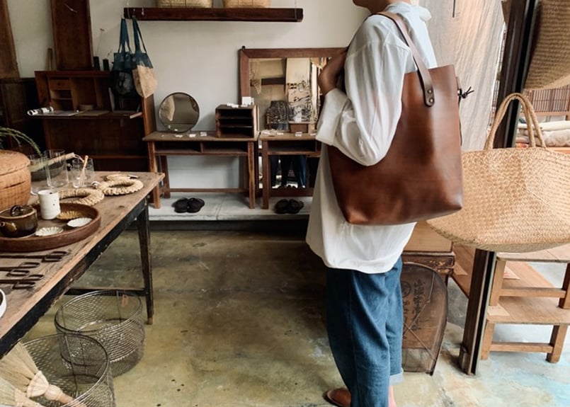 leather tote bag BROWN （ John Woodbridge & So...