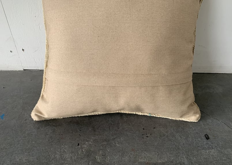 ヴィンテージのトルコ絨毯のクッションカバー(ブリーチ加工 ヴィンテージのトルコ絨毯のクッションカバー(ブリーチ加工