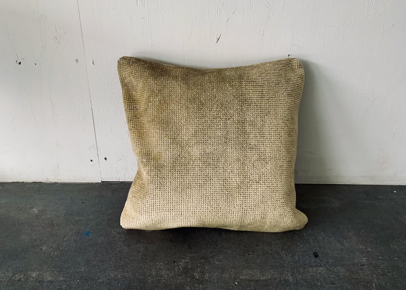 tulu 「D」 チュルのヴィンテージクッションカバー　チュバル　ペルシャラグ ヴィンテージのトルコ絨毯のクッションカバー（ブリーチ加工）40cm角