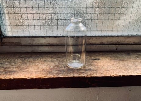 小さなガラス瓶（古道具）