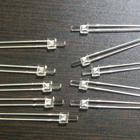 凸型ＬＥＤ白色  先端直径２ｍｍ 先端長４．４ｍｍ 10個セット
