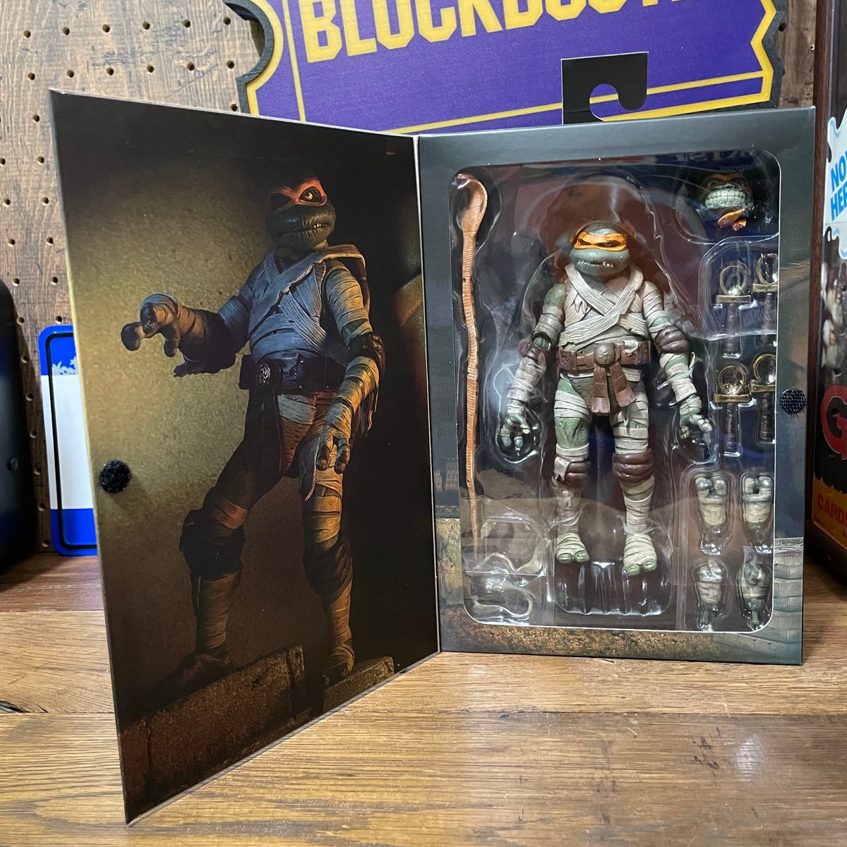 NECA】TMNT MICHELANGELO as THE MUMMY ネカ ミュータントタ