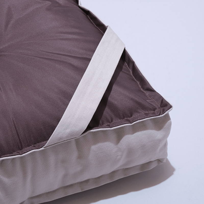 MOUNTAIN RESEARCH Square Cushion