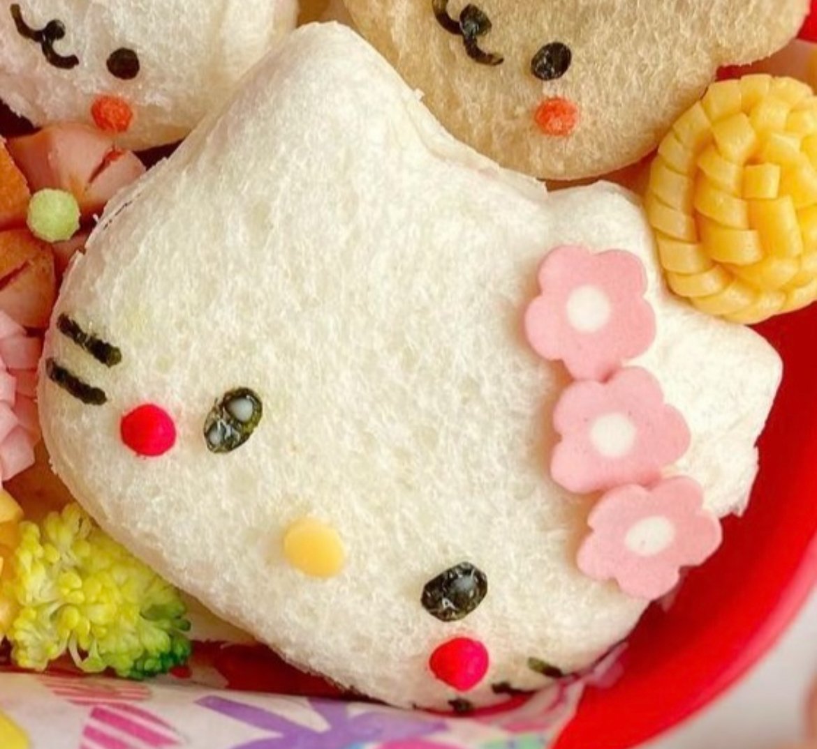 サンリオ キティ　お弁当グッズ5点　キャラ弁　ごはん型　サンドイッチ　ピック サンリオ キティ お弁当グッズ5点 キャラ弁 ごはん型