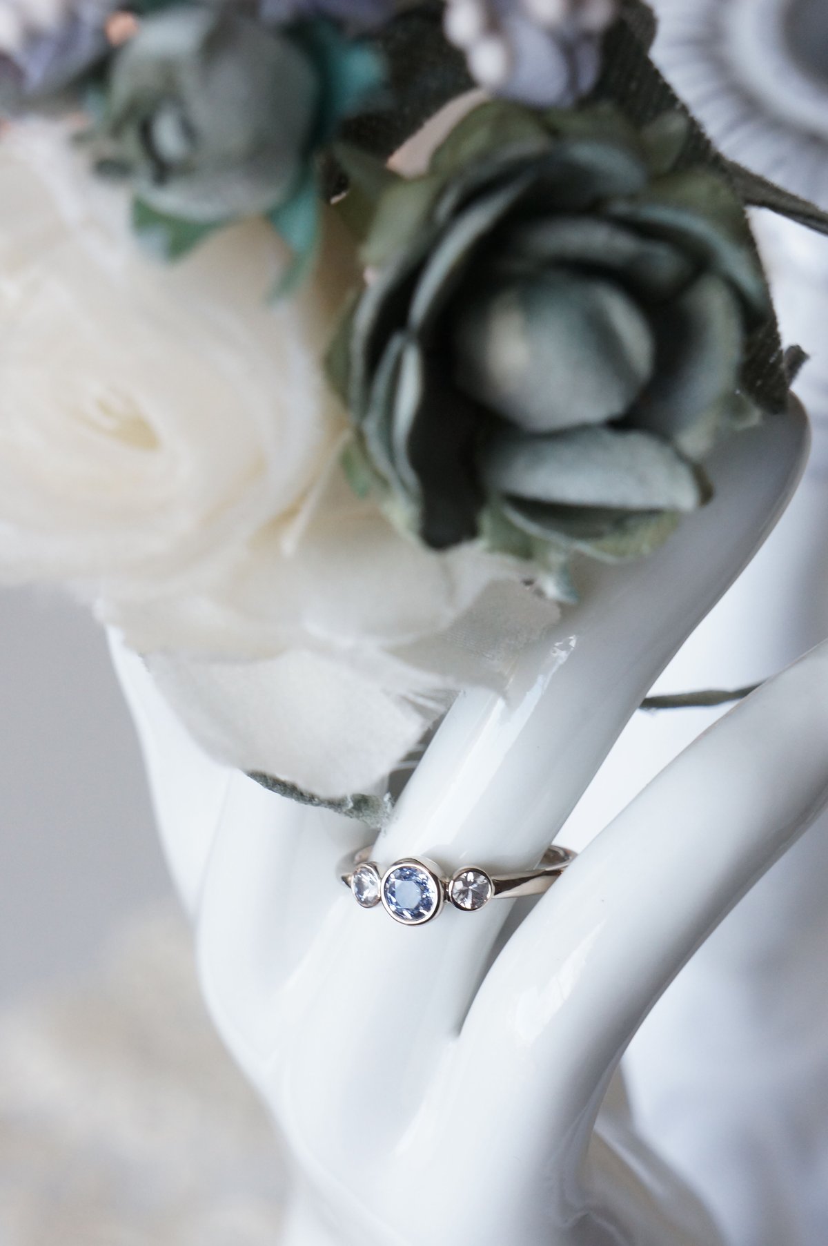 ラベンダーサファイア0.46ct カラーレスサファイア0.27ct K18WG