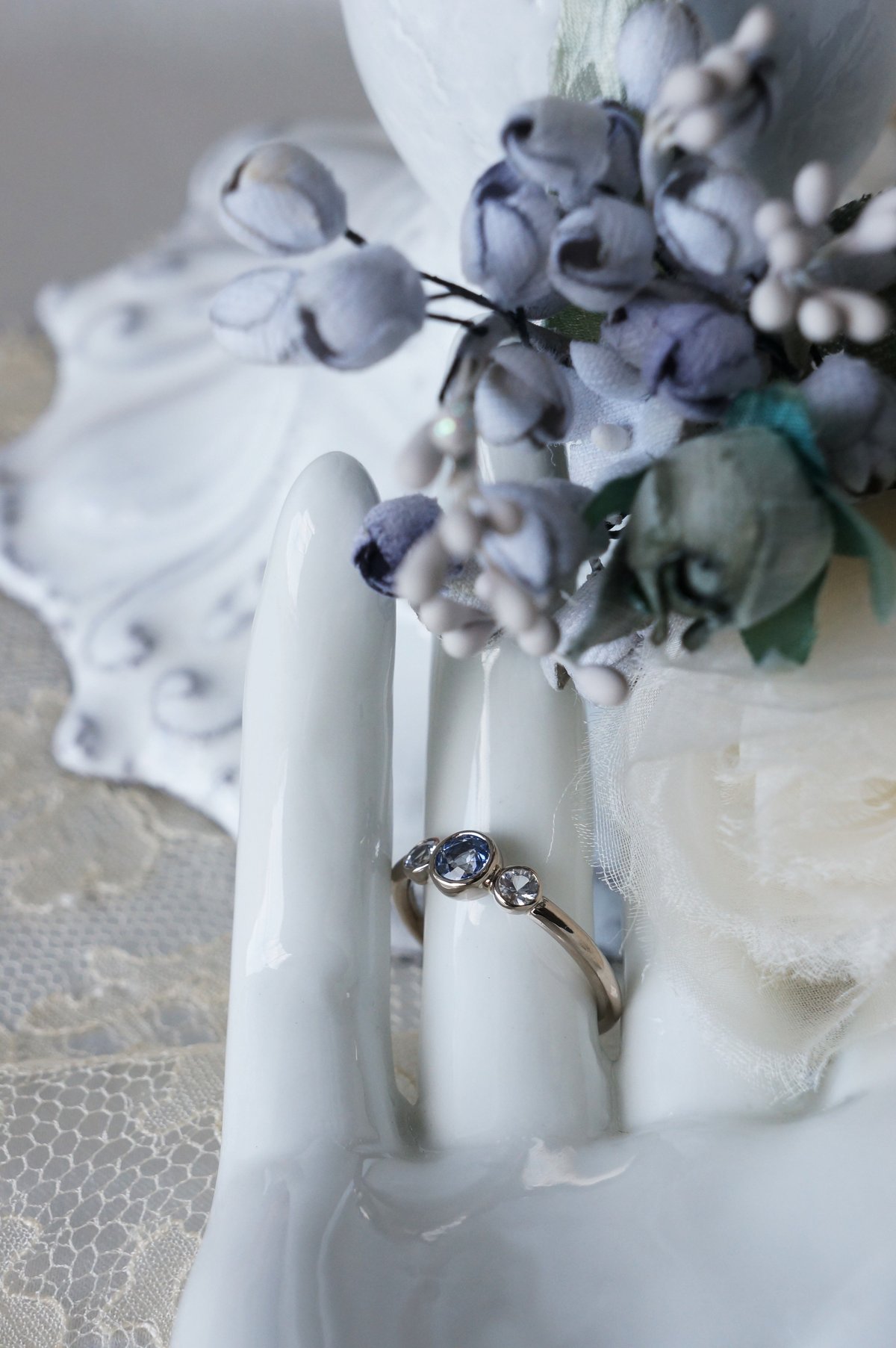 ラベンダーサファイア0.46ct カラーレスサファイア0.27ct K18WG