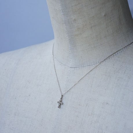 ブラウンダイアモンド（0.15ct）クロスペンダント（K18WG）