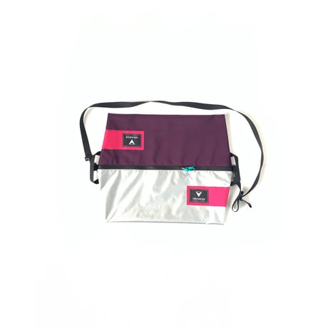 ISHIARISU”Big hug bag”（Art line）space silver.　shocking pink.　deep purple