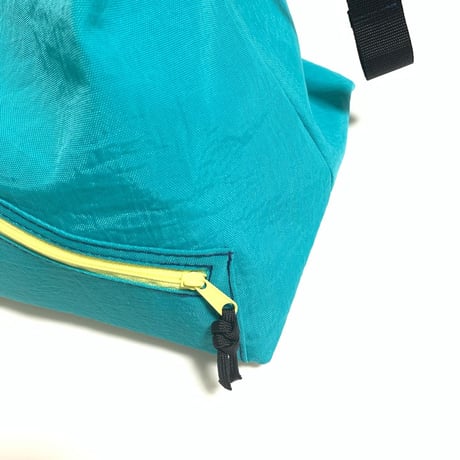 ISHIARISU”Classic roll bag”Wrikle turquoise × lemon