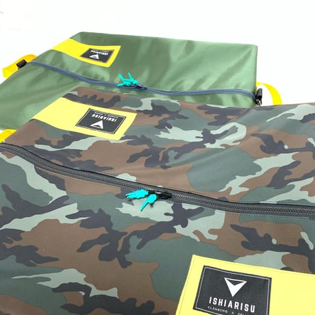 ISHIARISU”Big hug bag”　Shiny green &　yellow