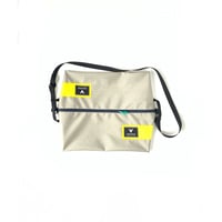 ISHIARISU”Big hug bag”silver lemon