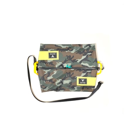 ISHIARISU”Big hug bag”　camouflage &　yellow