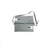 ISHIARISU”Big hug bag”　Shiny gray &　Geometry