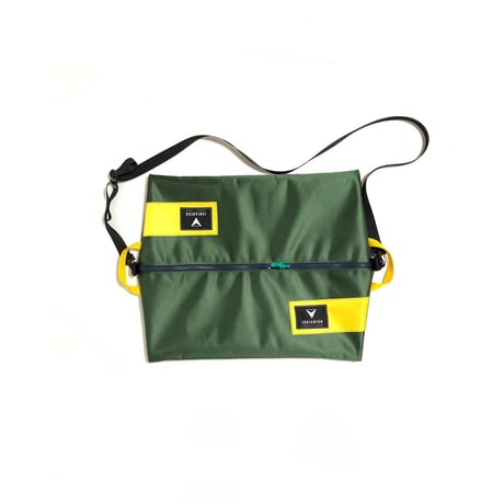 ISHIARISU”Big hug bag”　Shiny green &　yellow