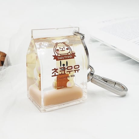 中身が動く！牛乳模様キーホルダー