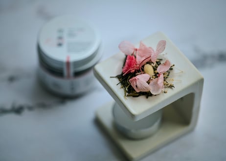 茶葉を使った和のアロマポット「Square（茶香炉）」