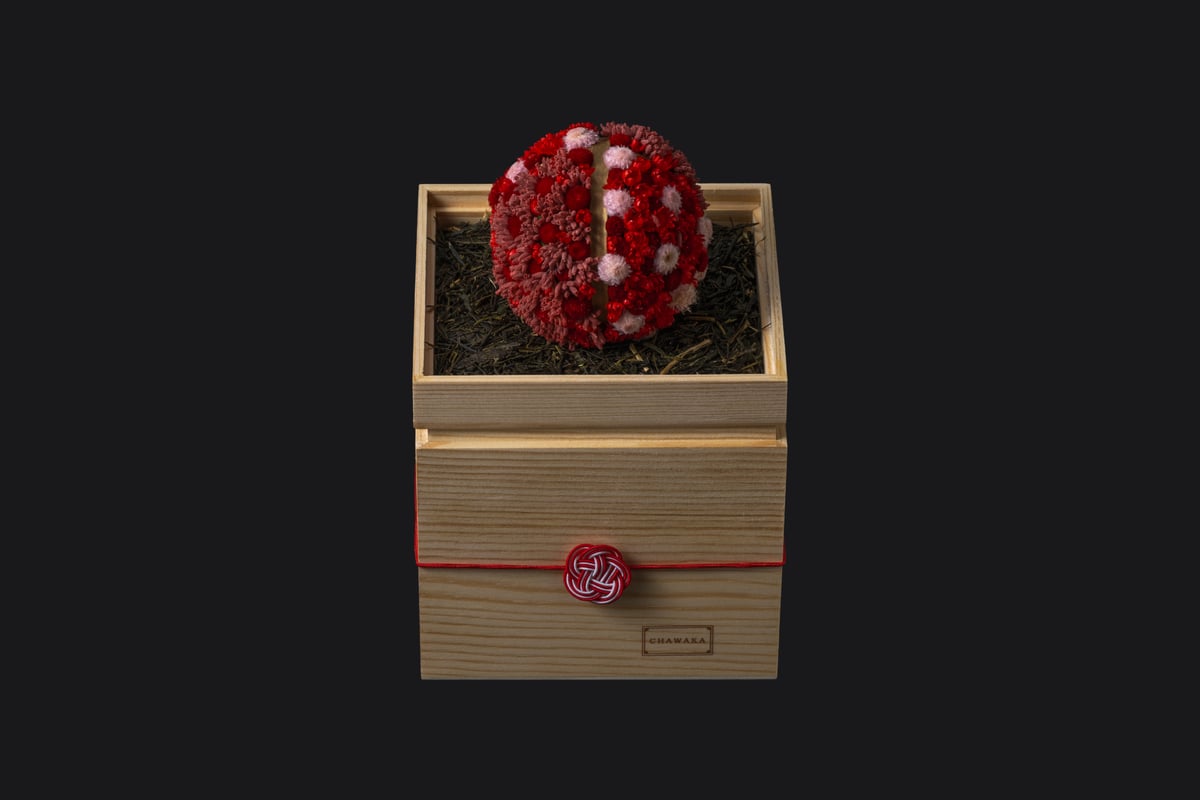 藤の花　手鞠　和飾り 家庭画報ショッピングサロンにて限定販売中です | 讃岐かがり手まり