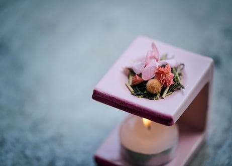 茶葉を使った和のアロマポット「Square（茶香炉）」