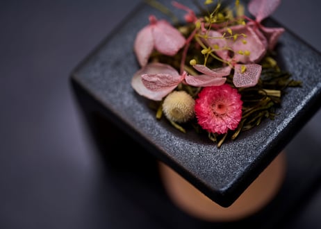 茶葉を使った和のアロマポット「Square（茶香炉）」