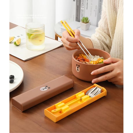 ■受注発注商品　LINE FRIENDS　携帯用カトラリーセット