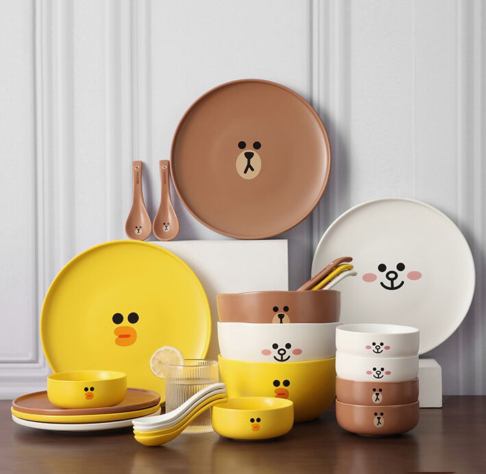 海外限定　LINE FRIENDS ラインフレンド　お皿セット 海外限定 LINE FRIENDS ラインフレンド お皿セット