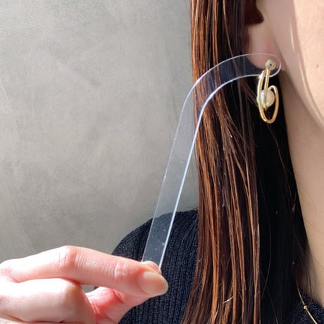 gold metal frame pearl pierce(チタンピアス)