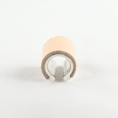 [ETSUSHI] CPE02 EARCUFF - BEIGE