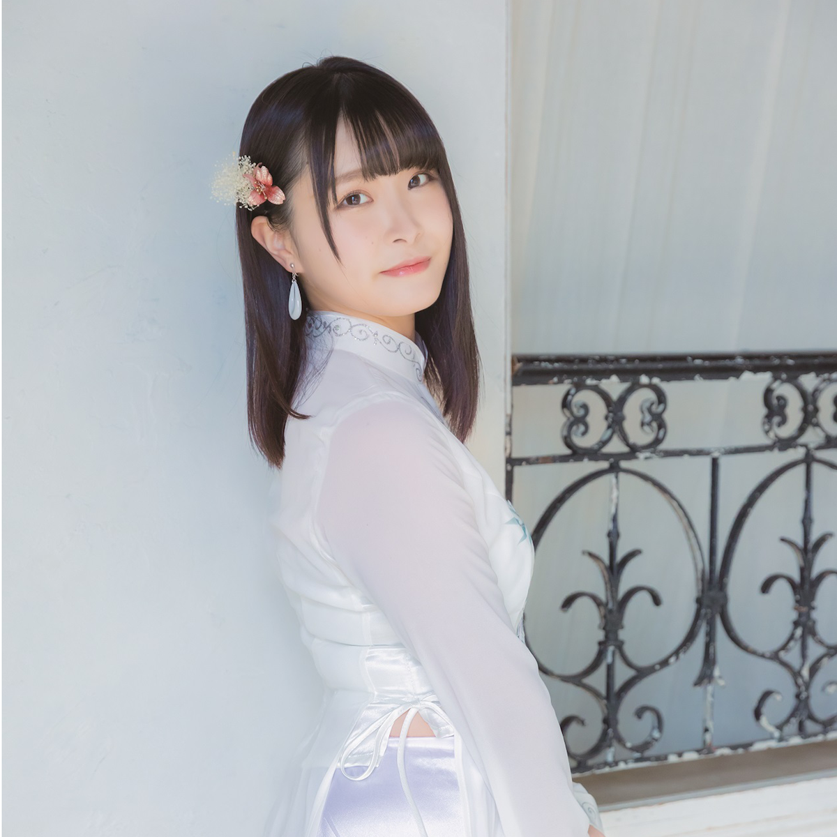 ➂相良茉優2nd写真集『いざよい』 | VILLAGE VANGUARD STORES