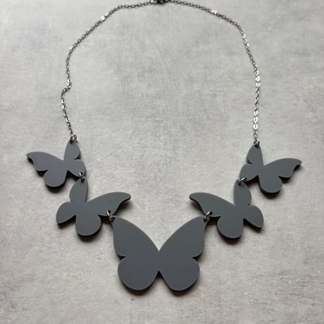 Butterfly Necklace (一連タイプ）グレー