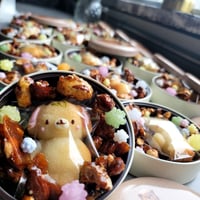 サダミさんとコラボクッキー缶