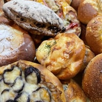 送料込み！お任せいろんなパン詰め合わせAセット！  （食パン入り）