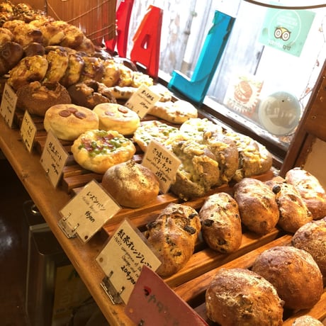 送料込み！お任せいろんなパン詰め合わせAセット！  （食パン入り）