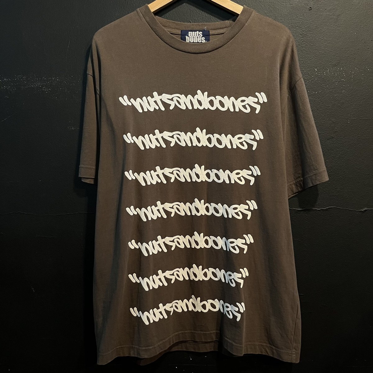 nuts AND bones フロントプリント　Tシャツ