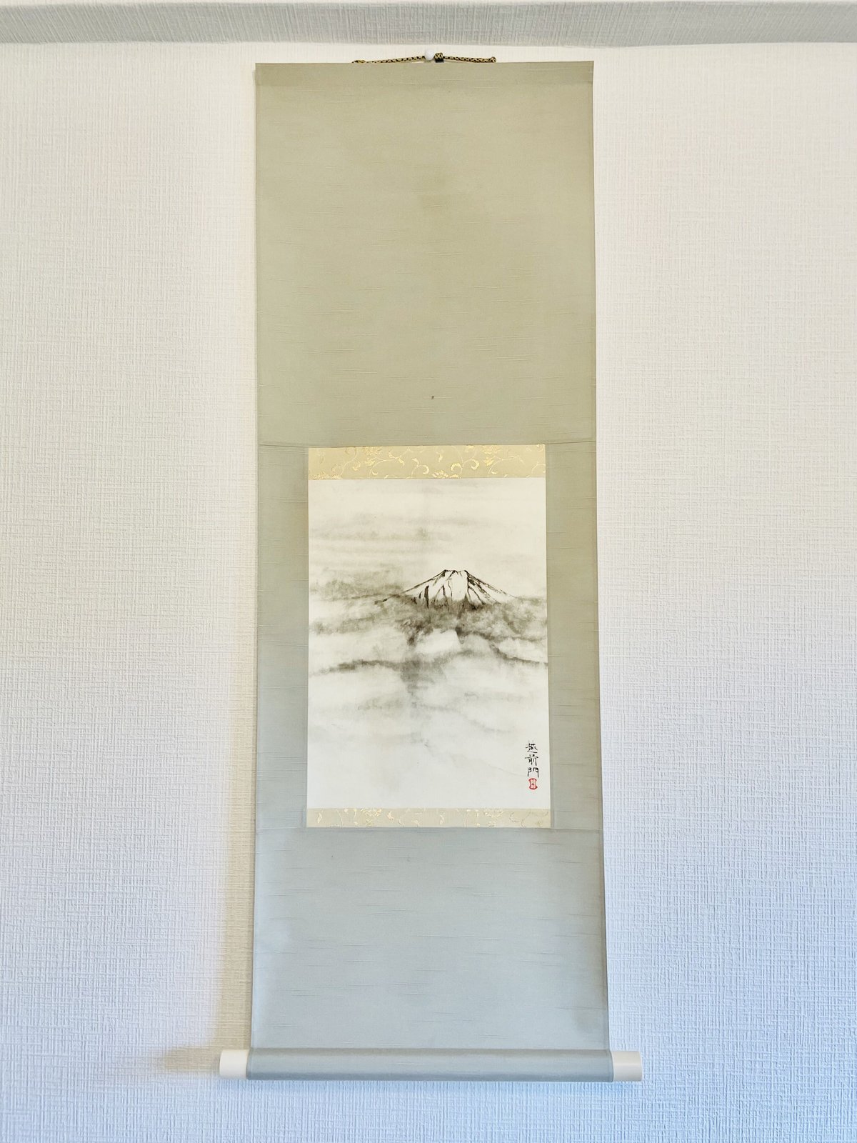 水墨画 富士山 作者不詳 ほそい 額41×53 5絵29×41奥行き1 9cm 水墨画 富士山 作者不詳 ほそい 額41×53 5絵29×41奥行き1 9cm