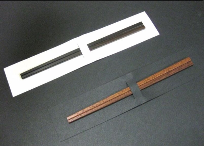 割れている『割り箸』 | Créer