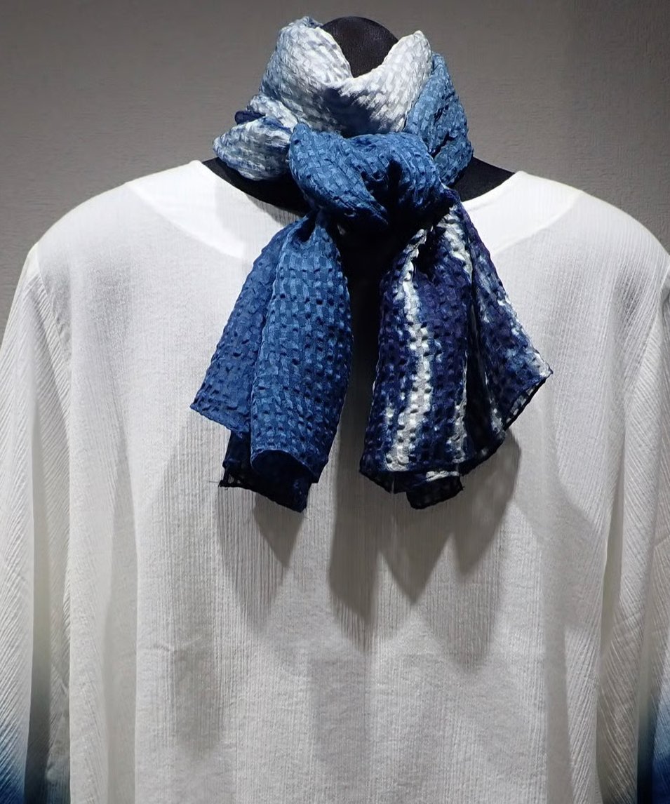 シルクふくれ格子藍染めショール 箱入り | ayanote's STORE