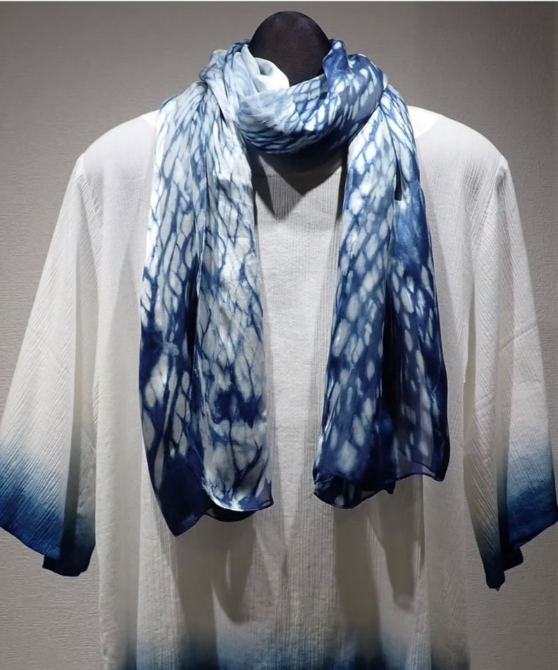 【UNDER COVER】額入り スカーフ UNDERCOVER（アンダーカバー）の「Undercover Medal-print silk