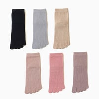 さらっと快適！五本指クルー丈ソックス（22-25cm）