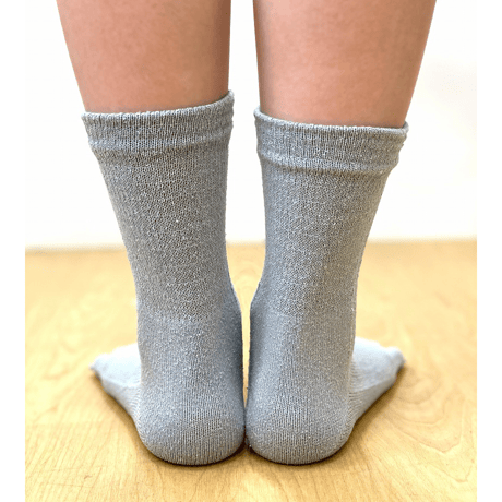 しめつけ感ゼロの極上シルク｜ゆったり五本指ソックス（22-25cm）