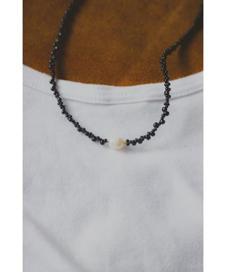 【SAHAR original jewelry】One Pearl Choker – Black Glass