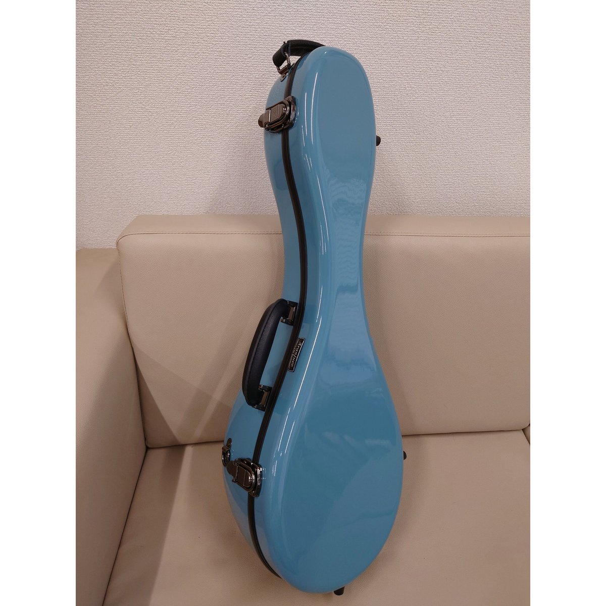 ルーマニア製　マンドリン HORA ケース、スタンド付 ルーマニア製 マンドリン HORA ケース、スタンド付 ルーマニア製