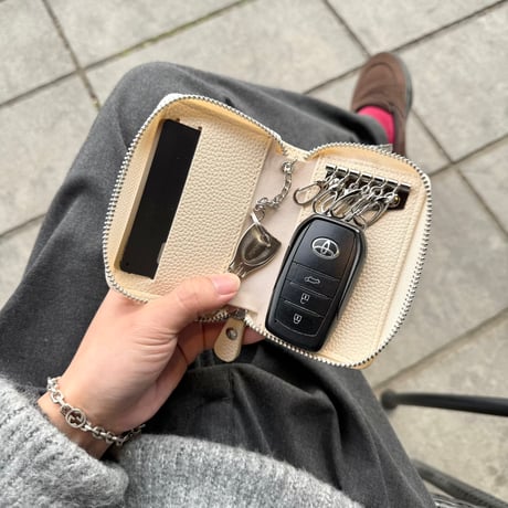 Round Zipper Key Case