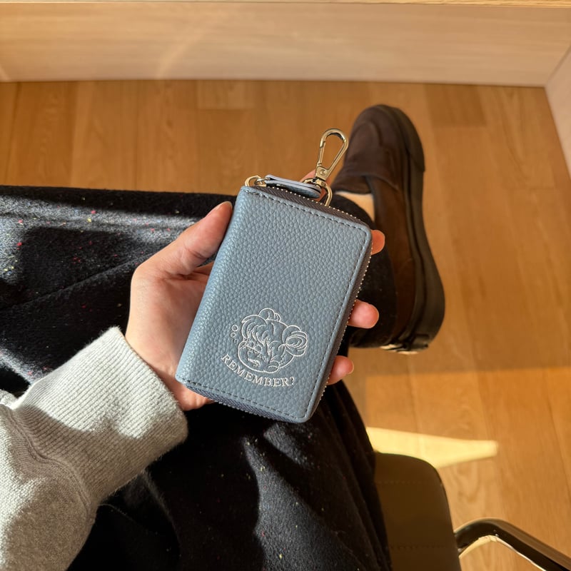 Round Zipper Key Case | Remember.