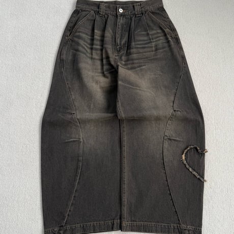 Heart Patch SU Curved Denim Pants