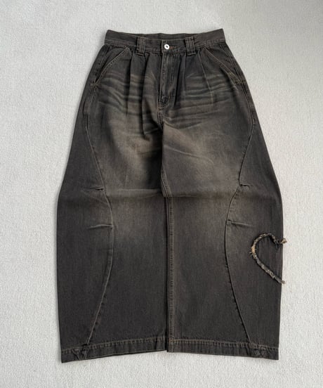 Heart Patch SU Curved Denim Pants