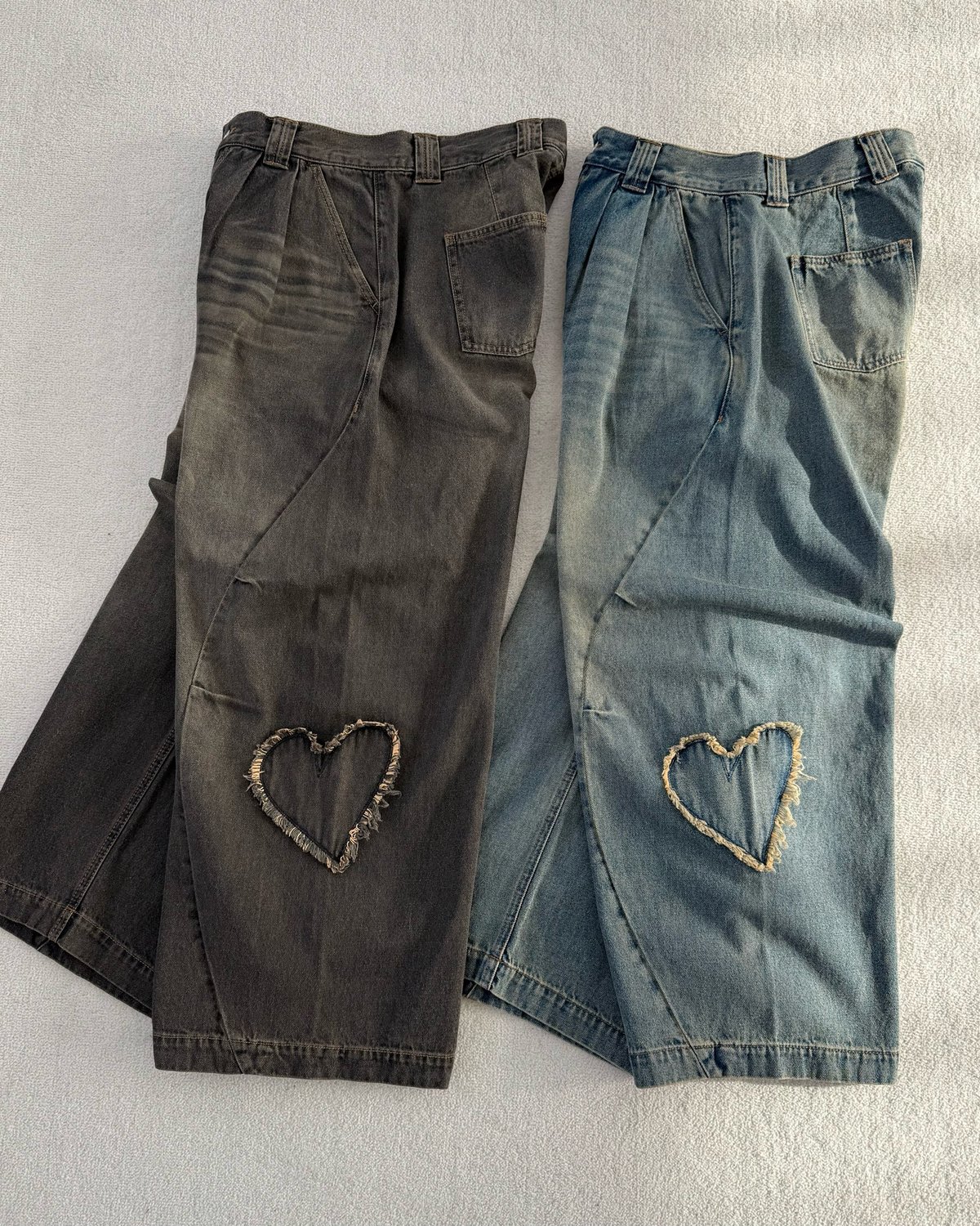 Heart Patch SU Curved Denim Pants | Remember.