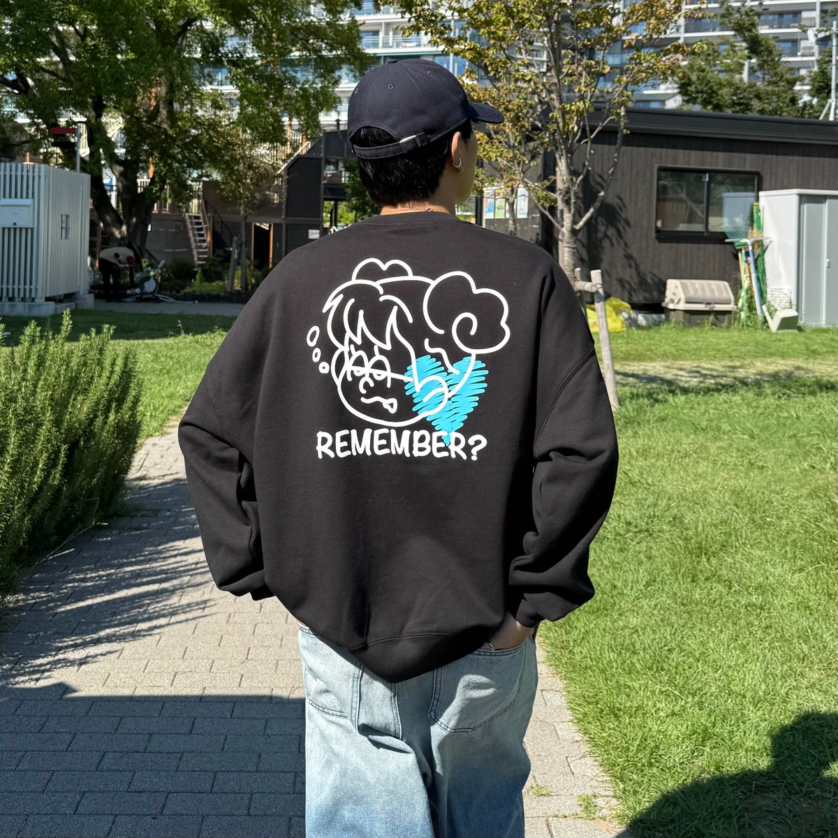 Sketch Heart Logo Sweat | Remember.