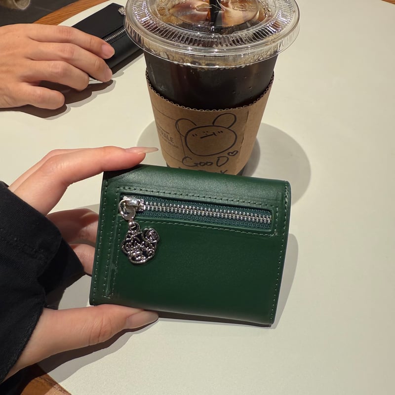 Logo Charm Leather wallet | Remember.