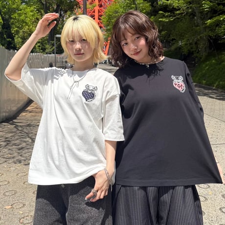 Hugging Heart Graphic Tee
