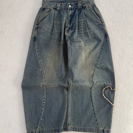Heart Patch SU Curved Denim Pants
